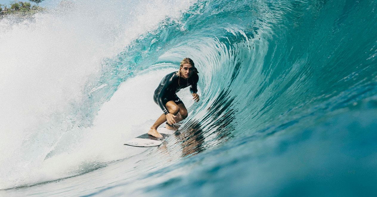 Surfeando la ola con Hugo Ortega